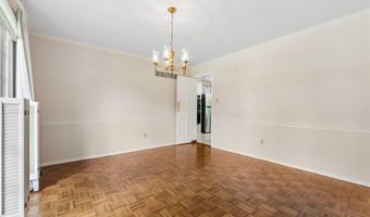 14 Cambridge Circle Ct, Ballwin, MO 63011
