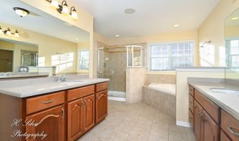 3260 Nottingham Dr, Algonquin, IL 60102