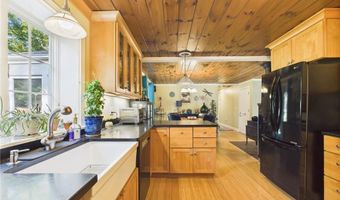 95 Mail Rd, Exeter, RI 02822