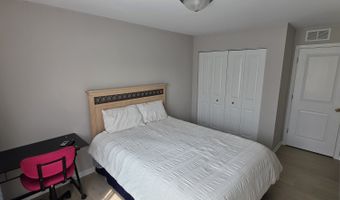14 Parkside Ct 14, Algonquin, IL 60102