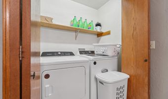 1670 W ROSELAWN Dr, Appleton, WI 54914