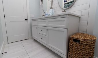 3 Onondega Rd, Narragansett, RI 02882