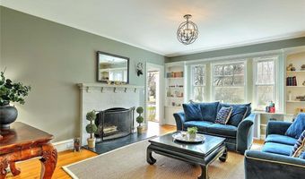 32 Chapin Rd, Barrington, RI 02806