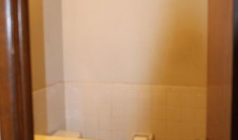 802 N Jefferson St, Ava, MO 65608