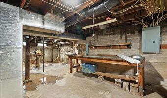 1516 17th St, Bedford, IN 47421
