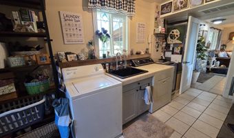 814 PARADISE Ln, Brookings, OR 97415