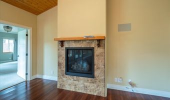 880 ROGERS Pl, Bandon, OR 97411