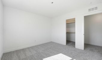 1599 Grayhawk Dr, Basehor, KS 66007