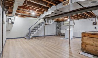 934 N LONGFELLOW St, Arlington, VA 22205