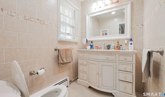 27 Powder Horn Hl, Brookfield, CT 06804