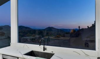 1029 Rainbow Valley Ct, Fallbrook, CA 92028