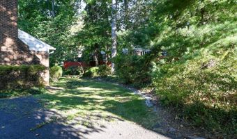 6820 COLBURN Dr, Annandale, VA 22003