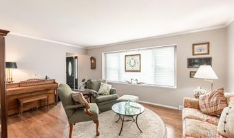 493 Edgeworthe Dr SE, Ada, MI 49301