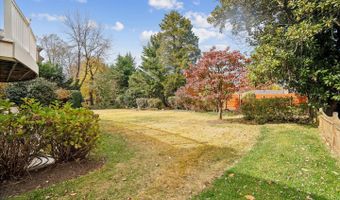 5813 MIDHILL St, Bethesda, MD 20817