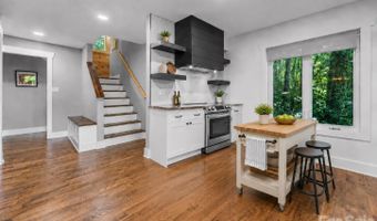549 Clubhouse Dr, Banner Elk, NC 28604