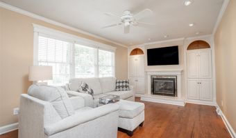 2403 Guenever Ct, Altoona, IA 50009