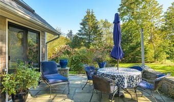 140 Connection St, Newport, RI 02840