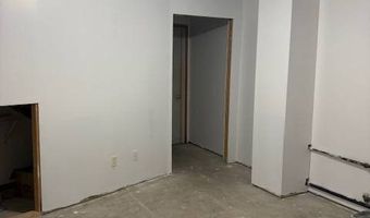 316 1st St, Aurora, NE 68818