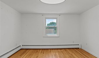 56 Brookfield Dr, Cranston, RI 02920