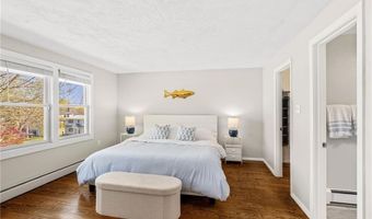 7 Cowsill Ln 1, Newport, RI 02840
