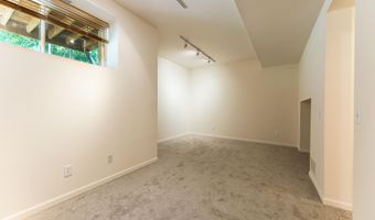 128 Ponds View Dr, Ann Arbor, MI 48103