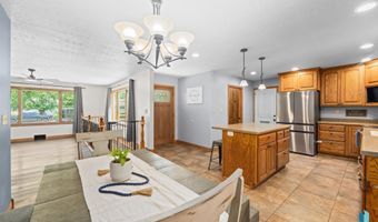 201 S 5th Ave, Brandon, SD 57005