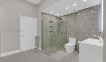 18011 Biscayne Blvd PH04, Aventura, FL 33160