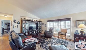 495 Shore Dr, Big Sandy, TN 38221