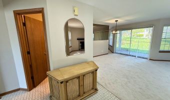 1111 Saint Andrews Ct, Algonquin, IL 60102