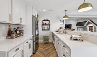 6004 NE Briarwood Dr, Ankeny, IA 50021