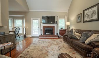 65 Overlook Dr, Hull, GA 30646