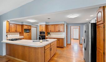 1201 S LEE St, Appleton, WI 54915