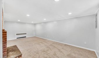27 Skyline Dr, Brookfield, CT 06804
