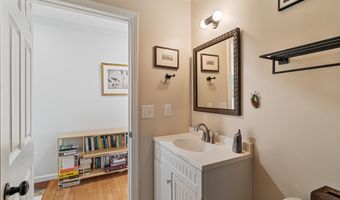 33 North Ave 12, Burlington, VT 05401
