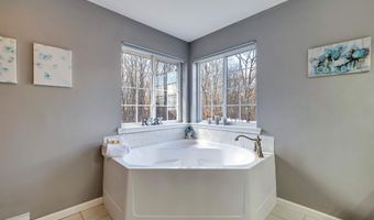 3305 Mountain Terrace Dr, Blakeslee, PA 18610