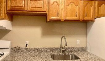10 Longwood Dr 5, Andover, MA 01810