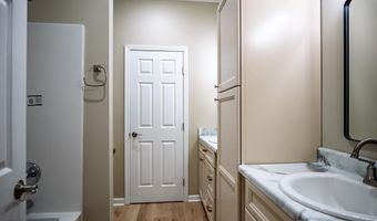 111 College St, Batesville, MS 38606