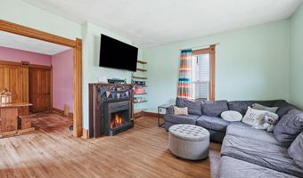 329 W 5th St, Auburn, IN 46706