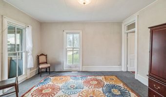 311 E 4th St, Riverside, IA 52327
