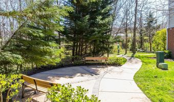 4850 EISENHOWER Ave 418, Alexandria, VA 22304