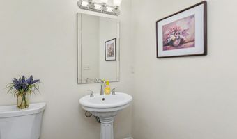 14 Karolina Ln, Bedford, NH 03110