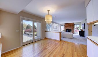 3682 Tanglewood Ct, Ann Arbor, MI 48105