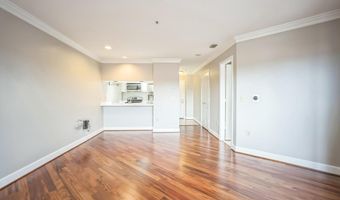 1050 N STUART St 411, Arlington, VA 22201