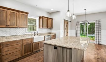 5962 Deer Hollow Rd, Auburn, IN 46706