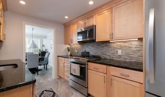 22 Harbor Hill Dr 22, Bourne, MA 02532
