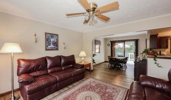 8 Beckmann Ln, Nashua, NH 03062