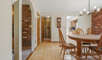 35 Dorchester Ln, Branford, CT 06405