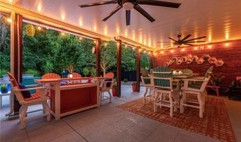 1388 Red Oak Plantation Dr, Ballwin, MO 63021