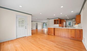 151 S Main St, Allentown, NJ 08501