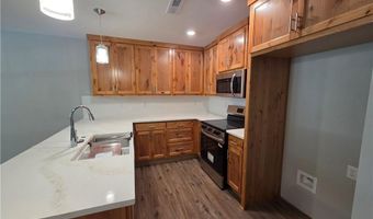 30 E 7th St, Adrian, MO 64720